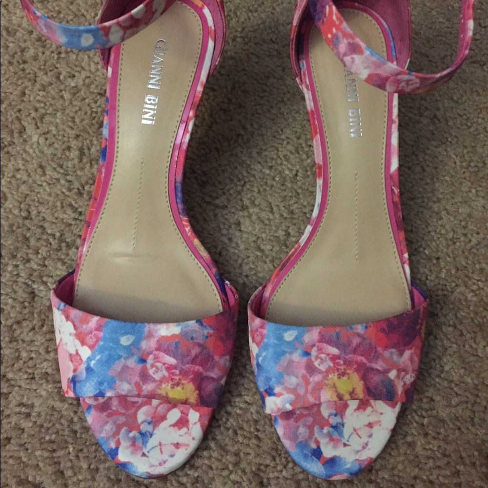 Gianni Bini Heels Sandals Size 7.5